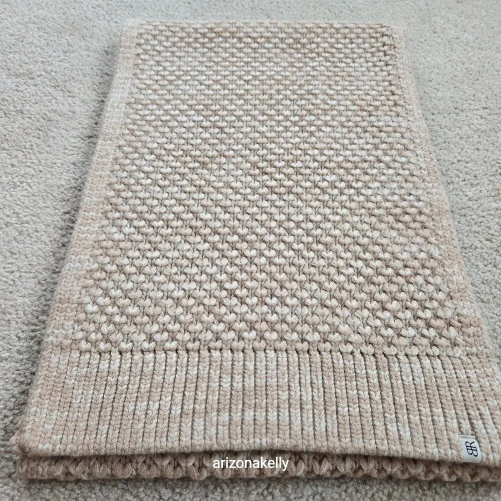 NWOT Banana Republic Merino Popcorn Stitch Scarf in Taupe CHUNKY!